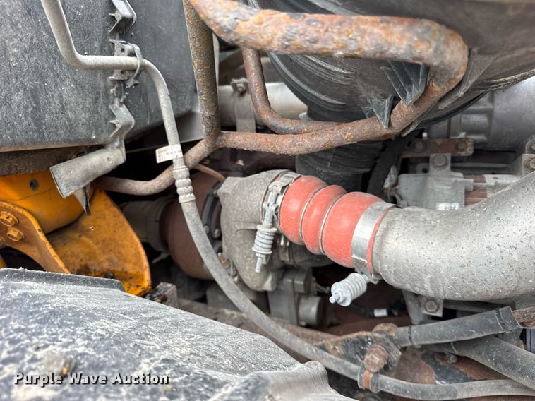 image for item DU3481 2006 International 7400 Crew Cab dump flatbed truck