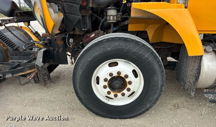 image for item DU3481 2006 International 7400 Crew Cab dump flatbed truck