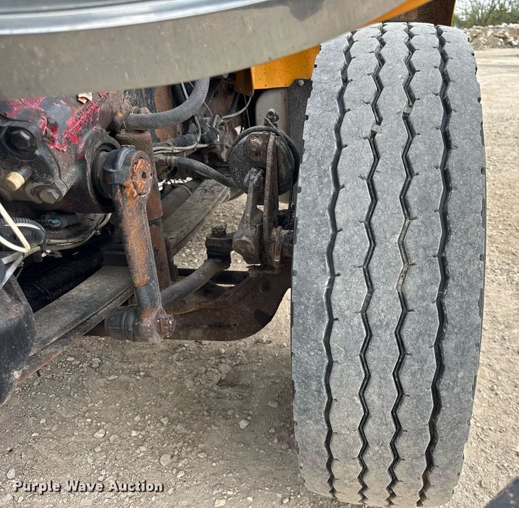 image for item DU3481 2006 International 7400 Crew Cab dump flatbed truck