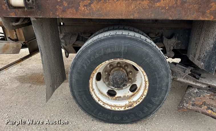 image for item DU3481 2006 International 7400 Crew Cab dump flatbed truck