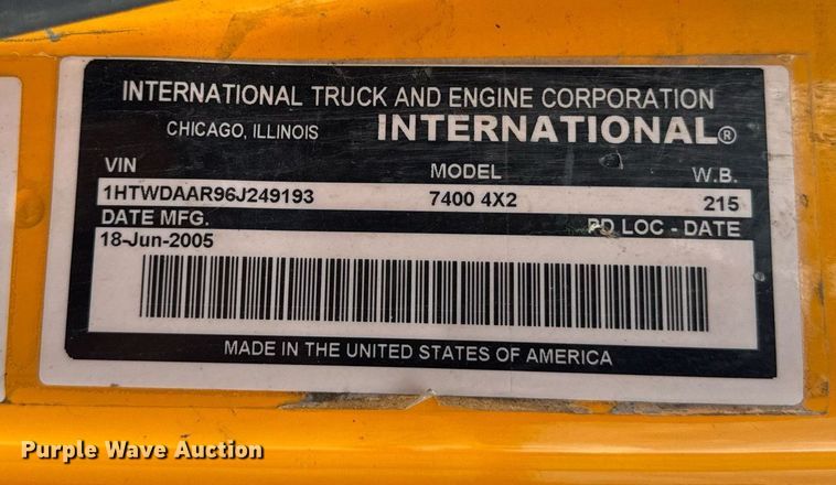 image for item DU3481 2006 International 7400 Crew Cab dump flatbed truck