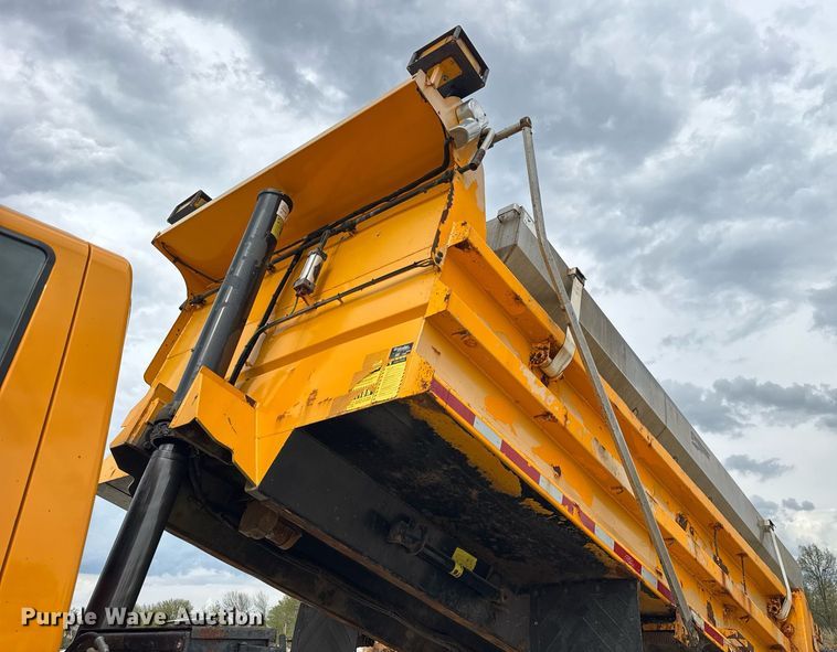image for item DU3482 2012 International WorkStar 7500 dump truck