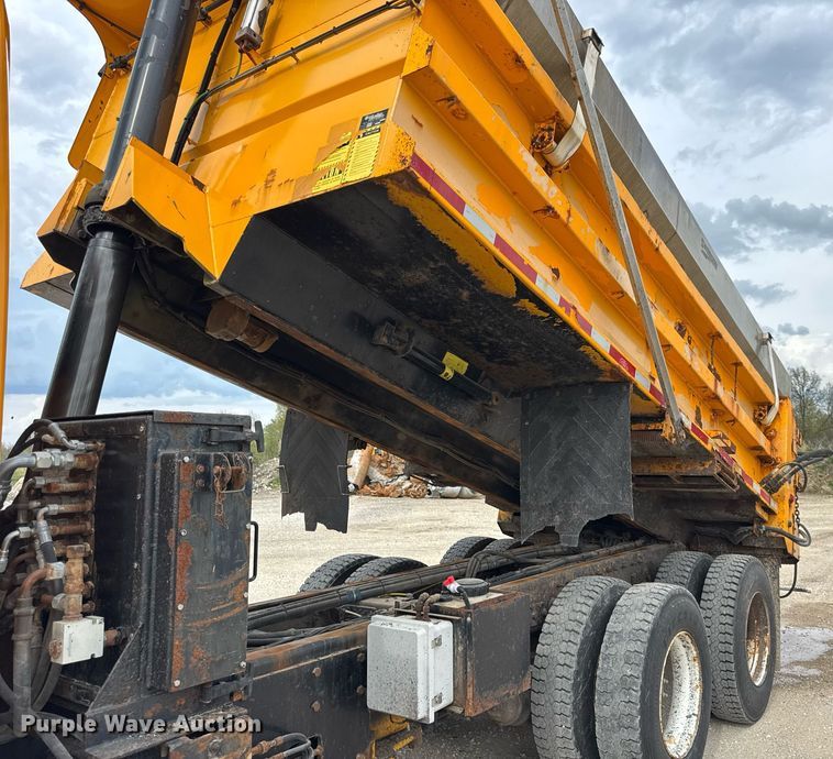 image for item DU3482 2012 International WorkStar 7500 dump truck