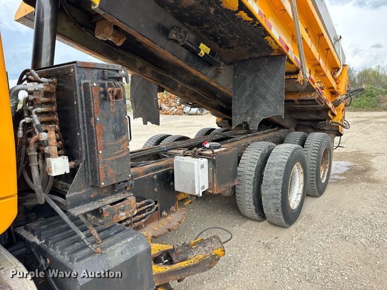 image for item DU3482 2012 International WorkStar 7500 dump truck