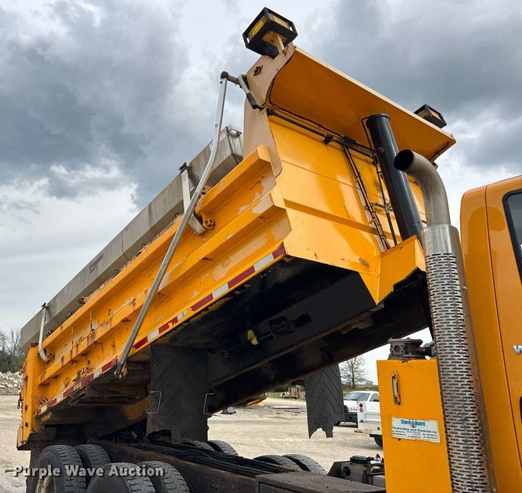 image for item DU3482 2012 International WorkStar 7500 dump truck