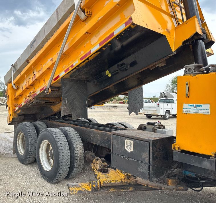 image for item DU3482 2012 International WorkStar 7500 dump truck