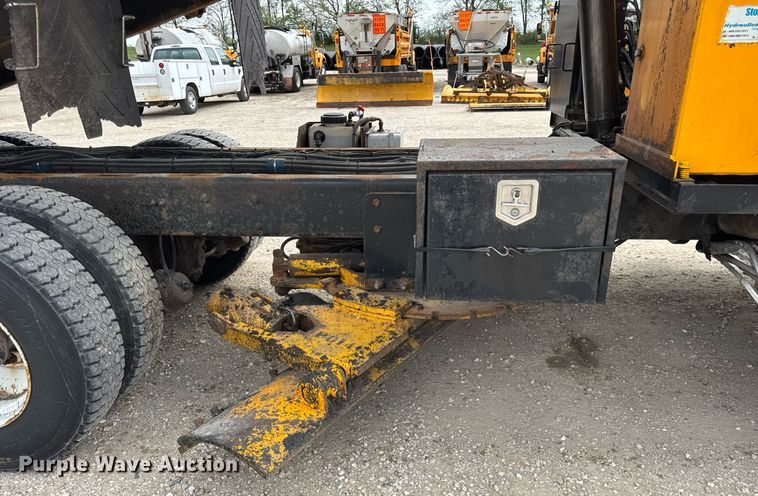 image for item DU3482 2012 International WorkStar 7500 dump truck