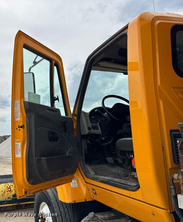 image for item DU3482 2012 International WorkStar 7500 dump truck