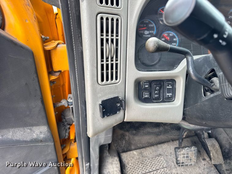 image for item DU3482 2012 International WorkStar 7500 dump truck