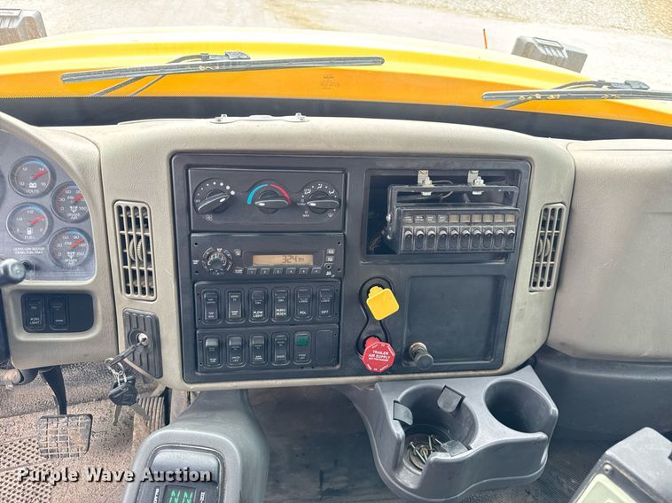 image for item DU3482 2012 International WorkStar 7500 dump truck