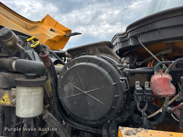 image for item DU3482 2012 International WorkStar 7500 dump truck