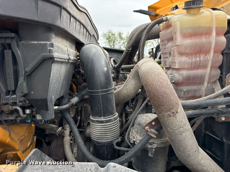 image for item DU3482 2012 International WorkStar 7500 dump truck