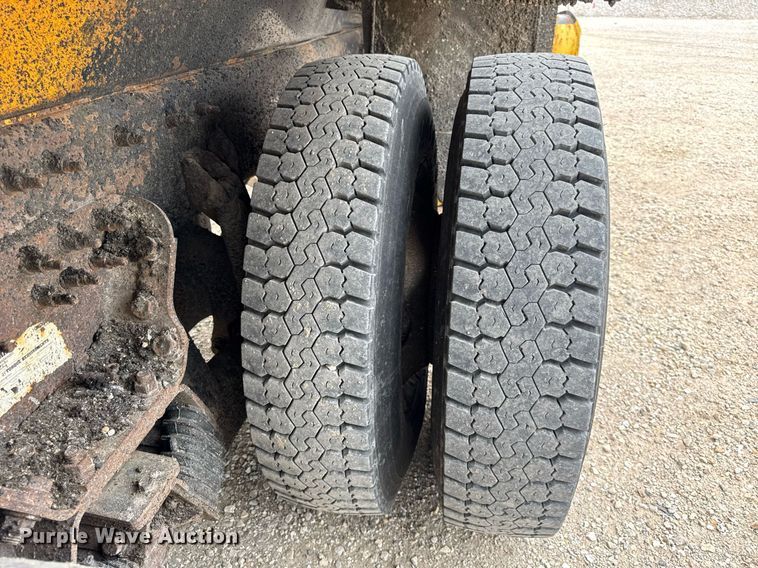 image for item DU3482 2012 International WorkStar 7500 dump truck