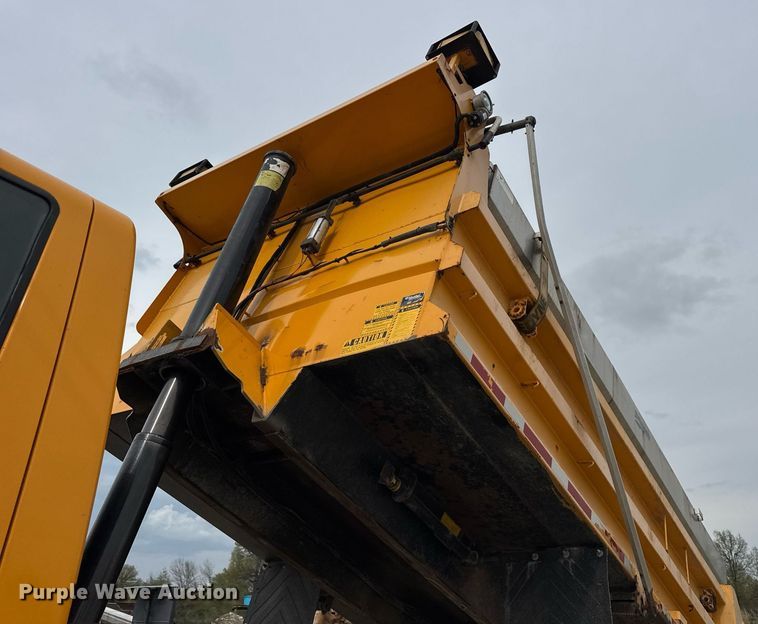 image for item DU3483 2014 International WorkStar 7500 dump truck