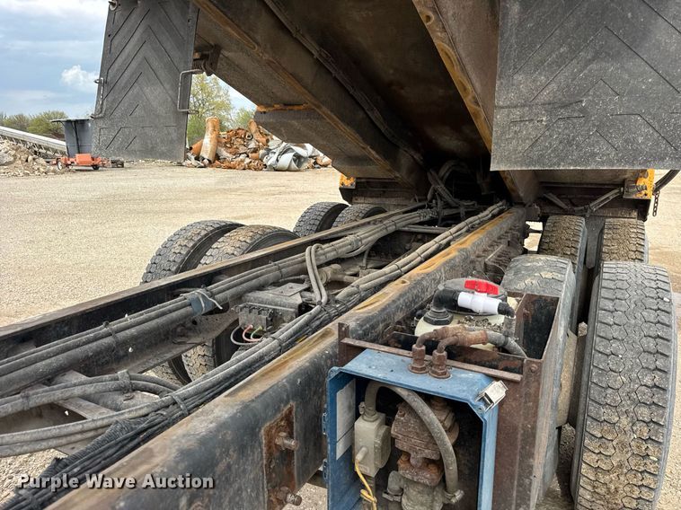 image for item DU3483 2014 International WorkStar 7500 dump truck