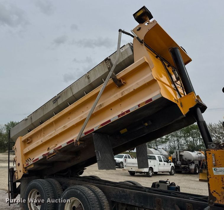 image for item DU3483 2014 International WorkStar 7500 dump truck