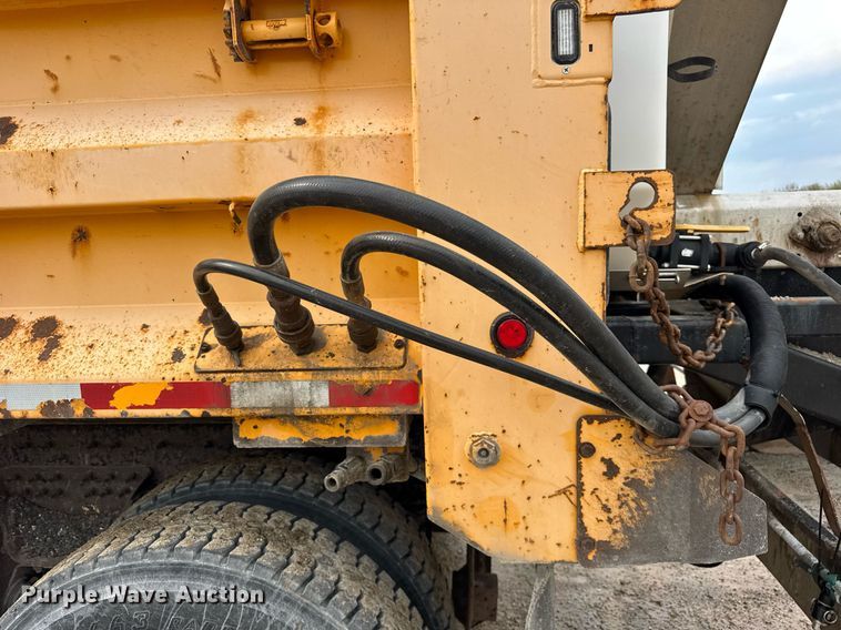 image for item DU3483 2014 International WorkStar 7500 dump truck