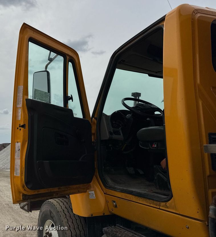 image for item DU3483 2014 International WorkStar 7500 dump truck