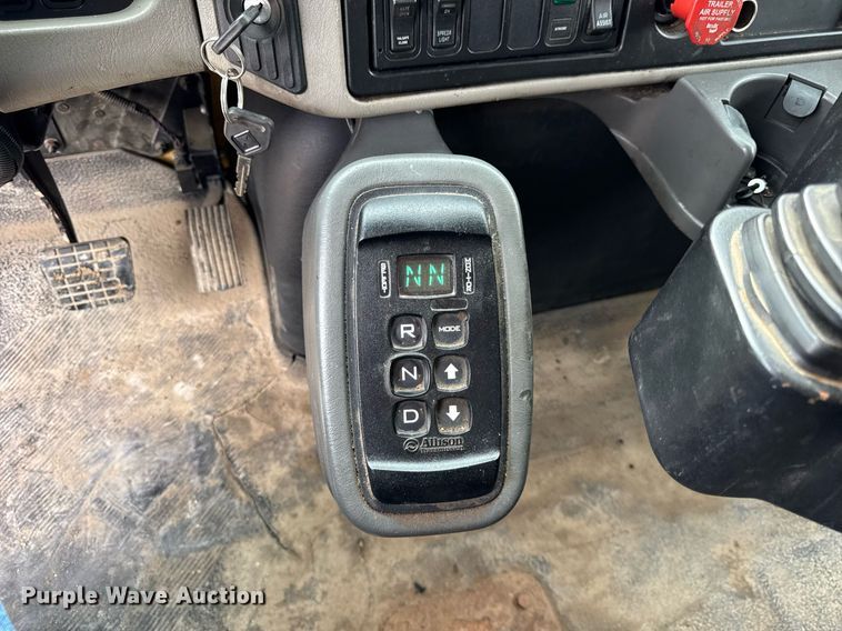 image for item DU3483 2014 International WorkStar 7500 dump truck