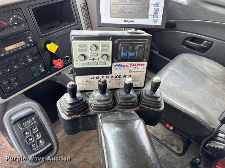 image for item DU3483 2014 International WorkStar 7500 dump truck