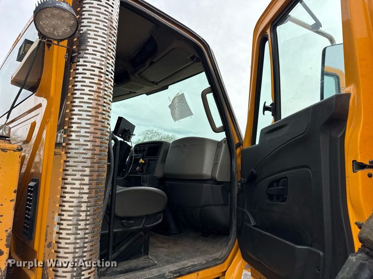 image for item DU3483 2014 International WorkStar 7500 dump truck