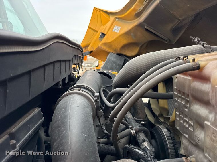 image for item DU3483 2014 International WorkStar 7500 dump truck