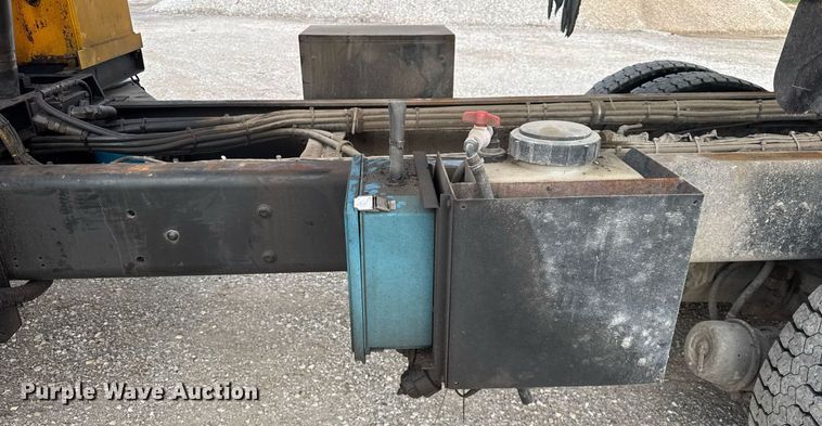 image for item DU3484 2013 International WorkStar 7500 dump truck