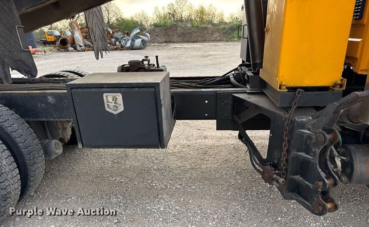 image for item DU3484 2013 International WorkStar 7500 dump truck