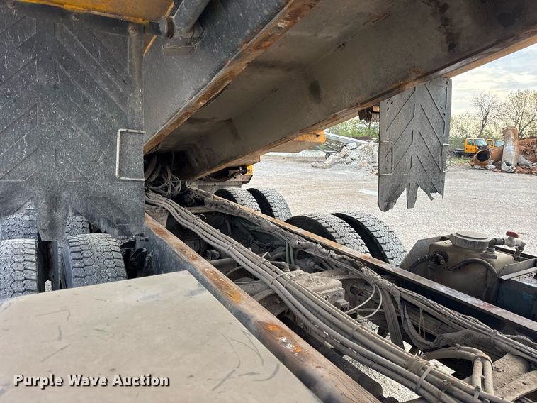 image for item DU3484 2013 International WorkStar 7500 dump truck