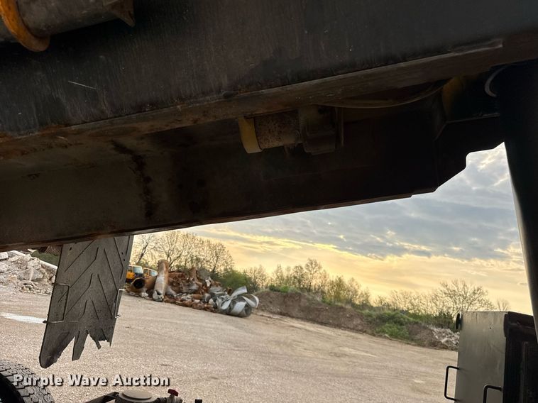 image for item DU3484 2013 International WorkStar 7500 dump truck