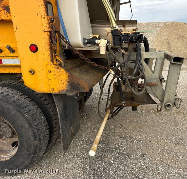 image for item DU3484 2013 International WorkStar 7500 dump truck