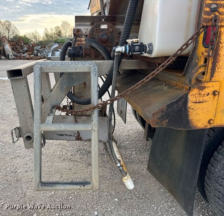 image for item DU3484 2013 International WorkStar 7500 dump truck