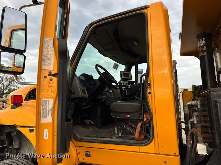 image for item DU3484 2013 International WorkStar 7500 dump truck