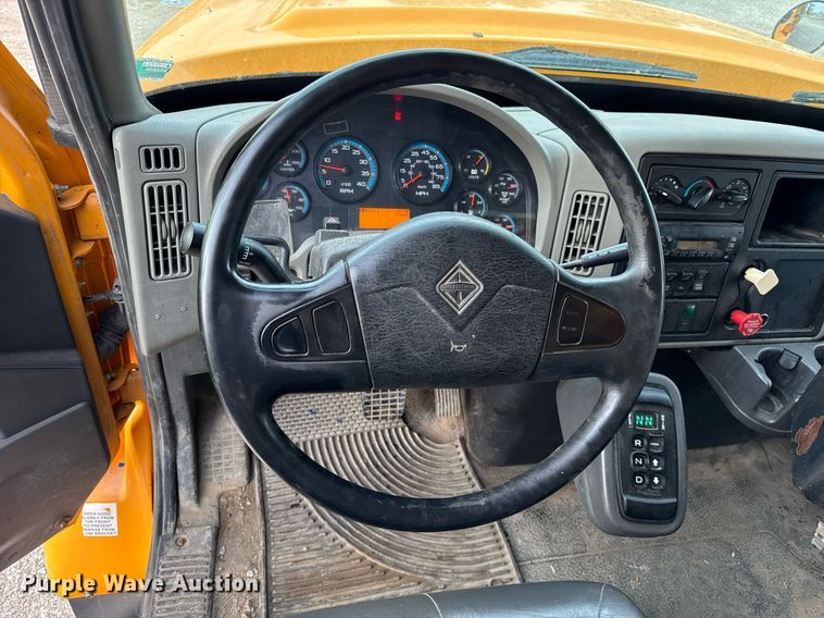 image for item DU3484 2013 International WorkStar 7500 dump truck