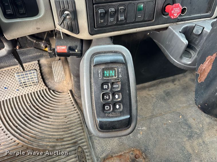 image for item DU3484 2013 International WorkStar 7500 dump truck