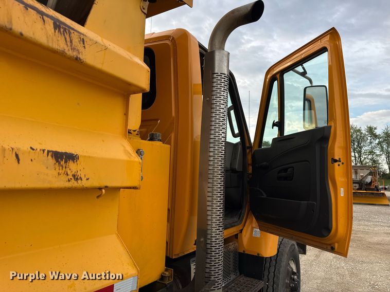 image for item DU3484 2013 International WorkStar 7500 dump truck