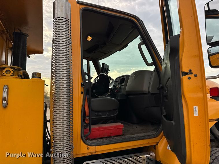 image for item DU3484 2013 International WorkStar 7500 dump truck