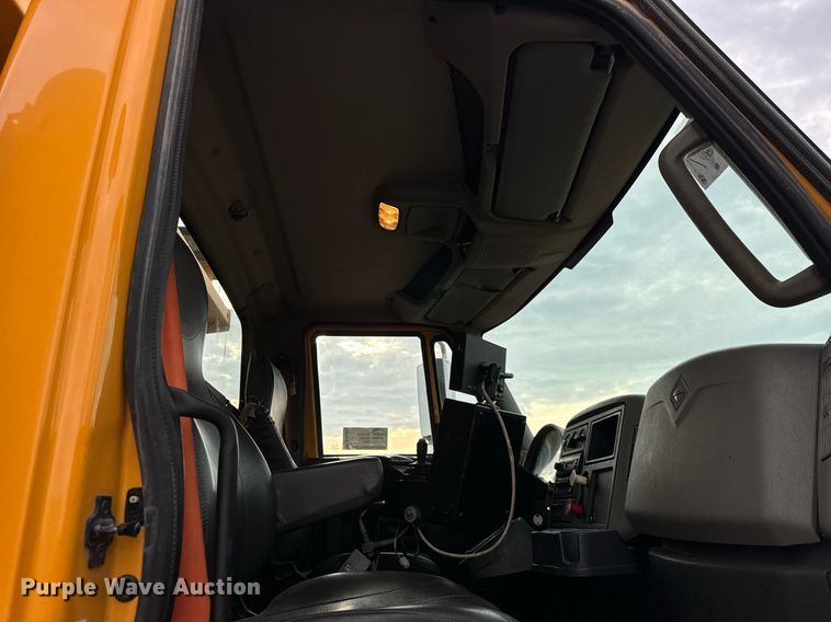 image for item DU3484 2013 International WorkStar 7500 dump truck