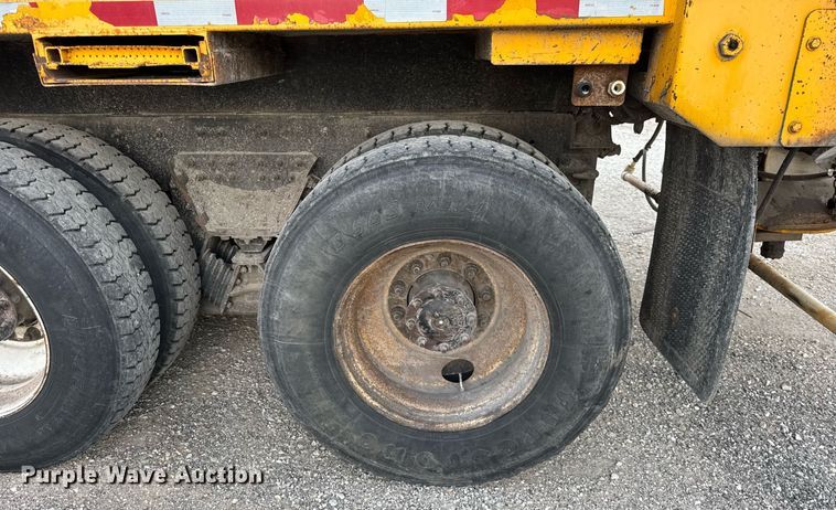 image for item DU3484 2013 International WorkStar 7500 dump truck