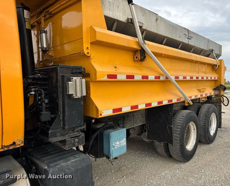 image for item DU3485 2010 International WorkStar 7500 dump truck