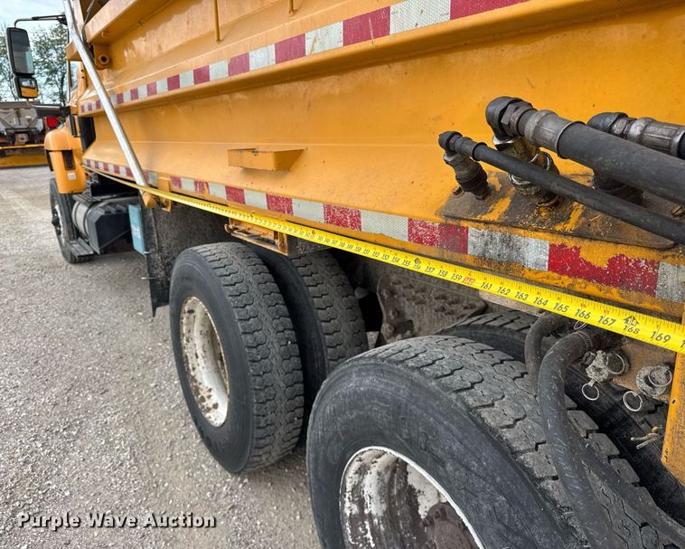 image for item DU3485 2010 International WorkStar 7500 dump truck