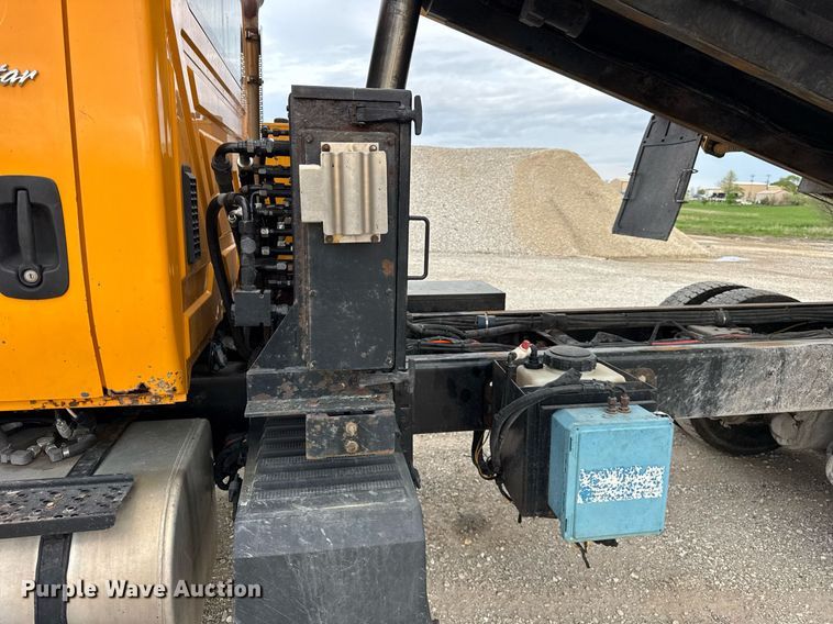 image for item DU3485 2010 International WorkStar 7500 dump truck