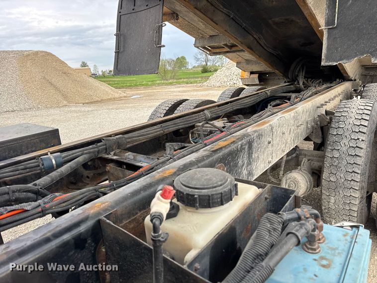 image for item DU3485 2010 International WorkStar 7500 dump truck