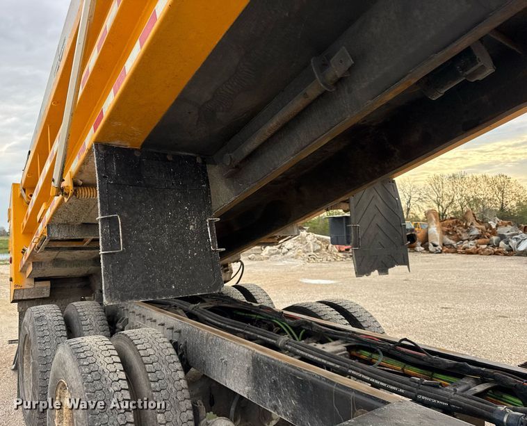 image for item DU3485 2010 International WorkStar 7500 dump truck