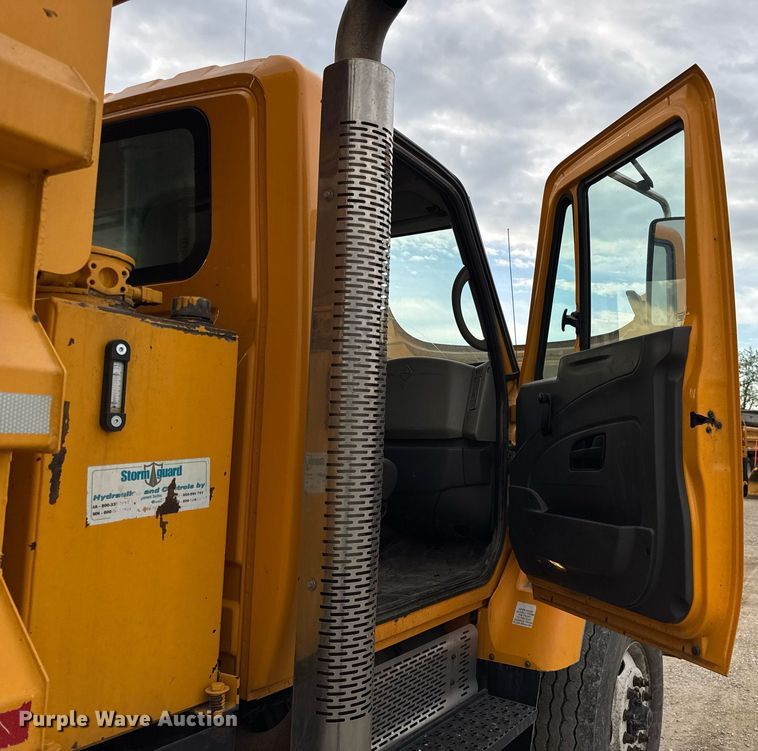 image for item DU3485 2010 International WorkStar 7500 dump truck