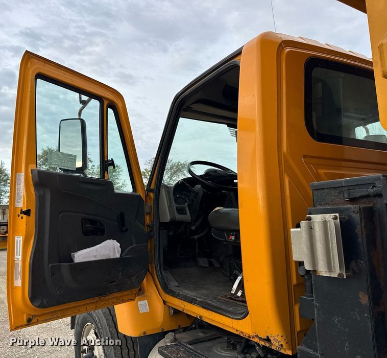 image for item DU3485 2010 International WorkStar 7500 dump truck