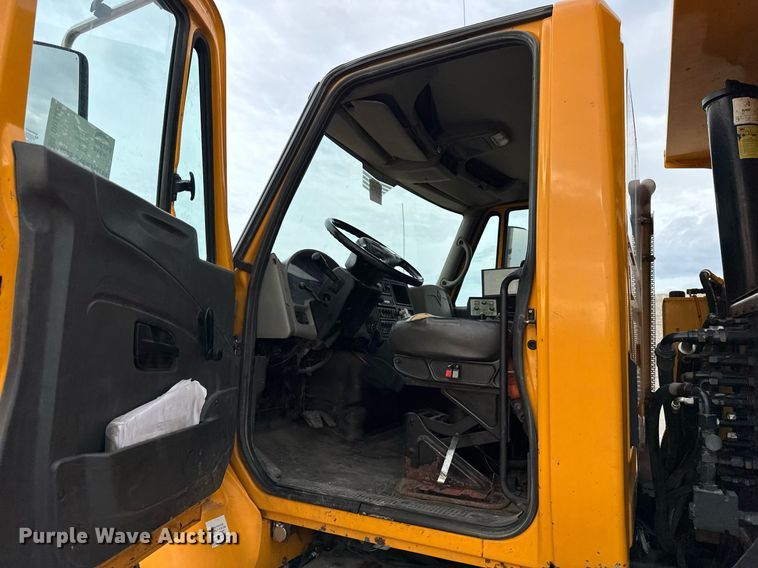 image for item DU3485 2010 International WorkStar 7500 dump truck