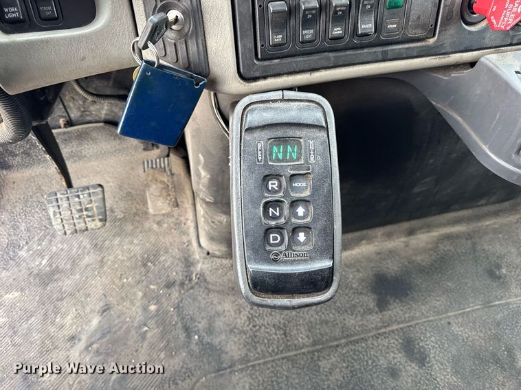 image for item DU3485 2010 International WorkStar 7500 dump truck