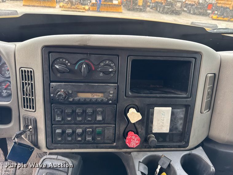 image for item DU3485 2010 International WorkStar 7500 dump truck