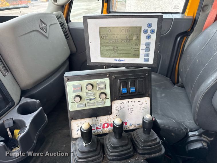 image for item DU3485 2010 International WorkStar 7500 dump truck